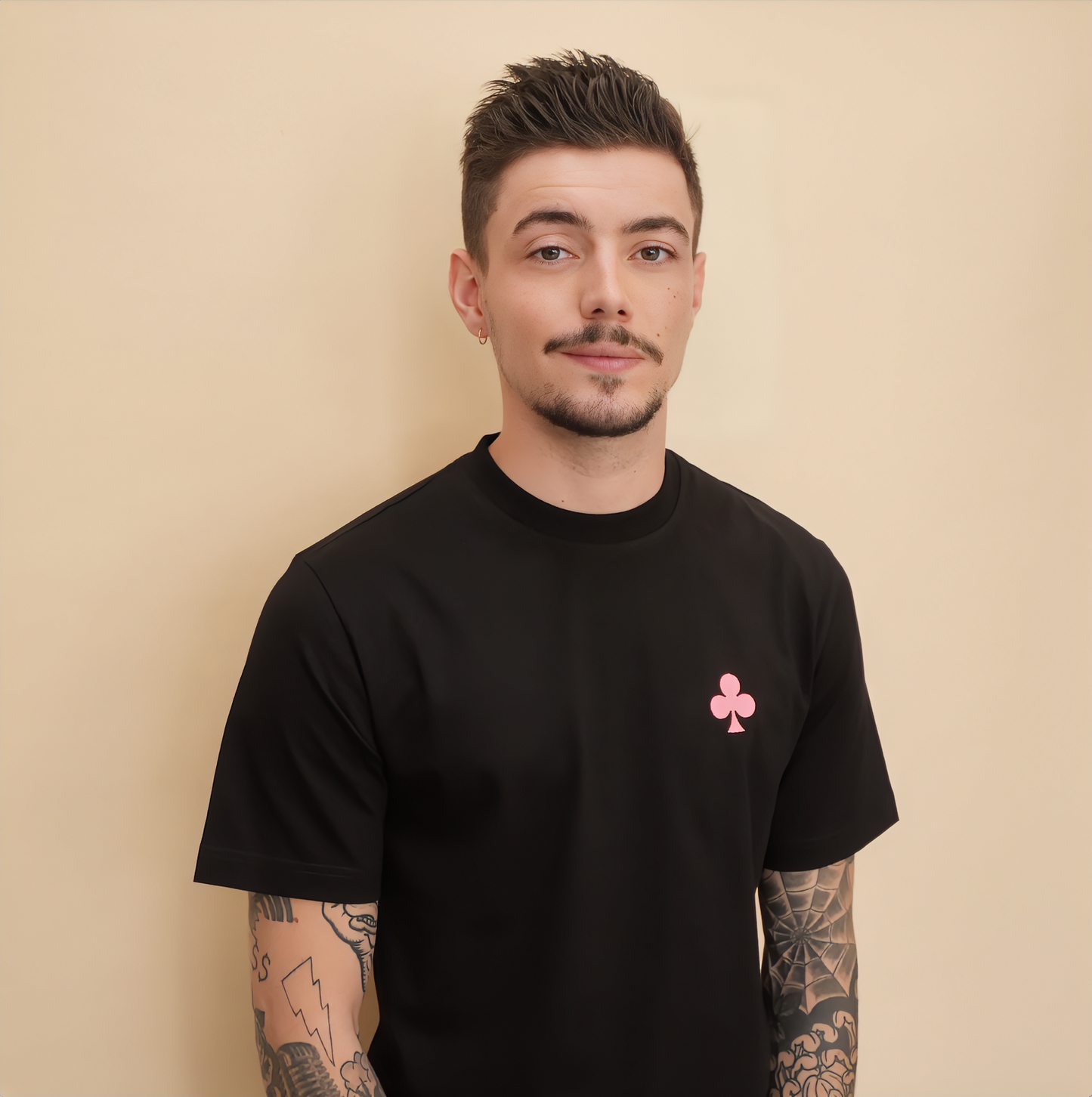 T-shirt Noir Trèfle Rose Brodé