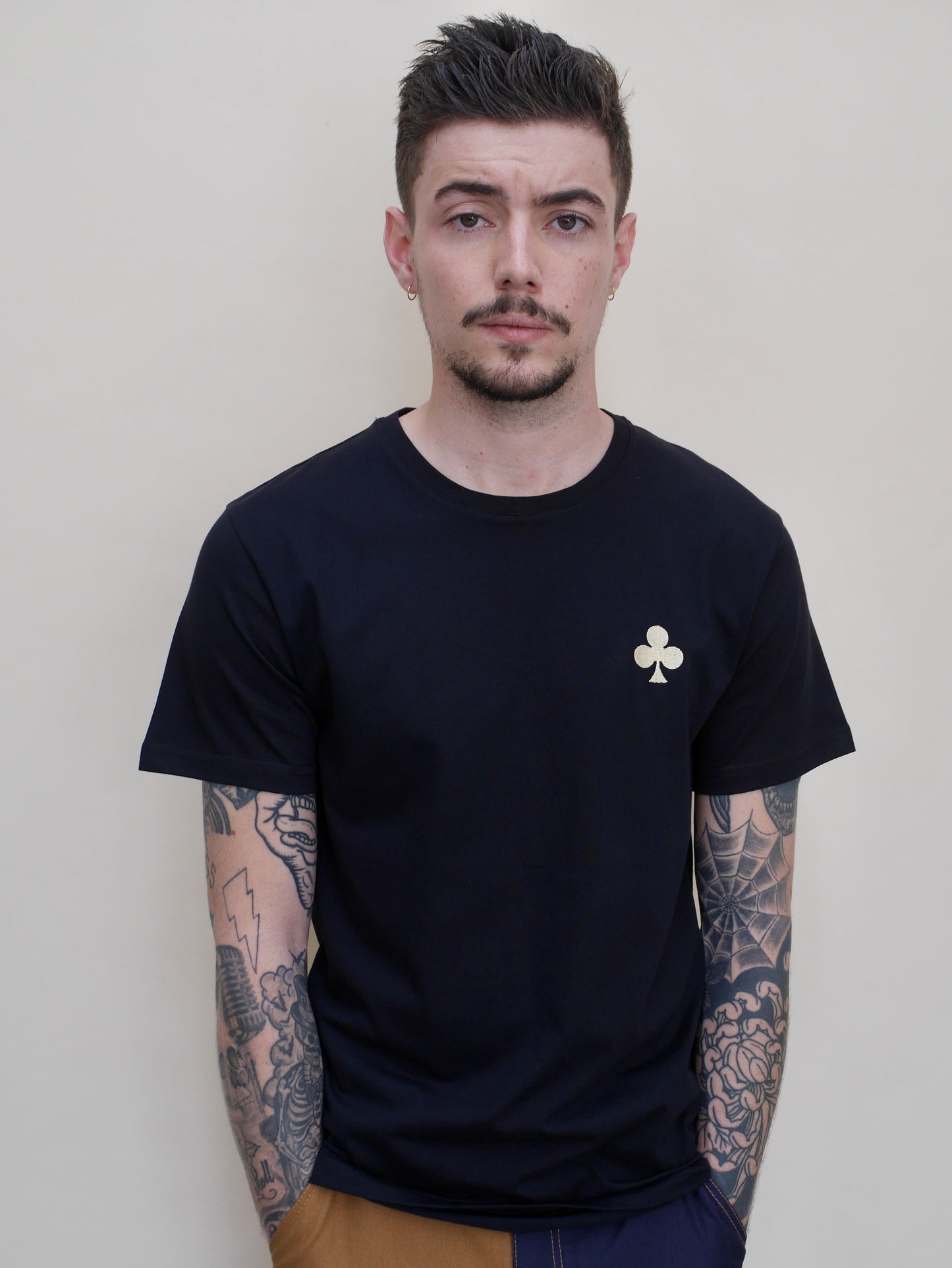 T-shirt noir bio broderie trèfle ocre doré monsieurbarr