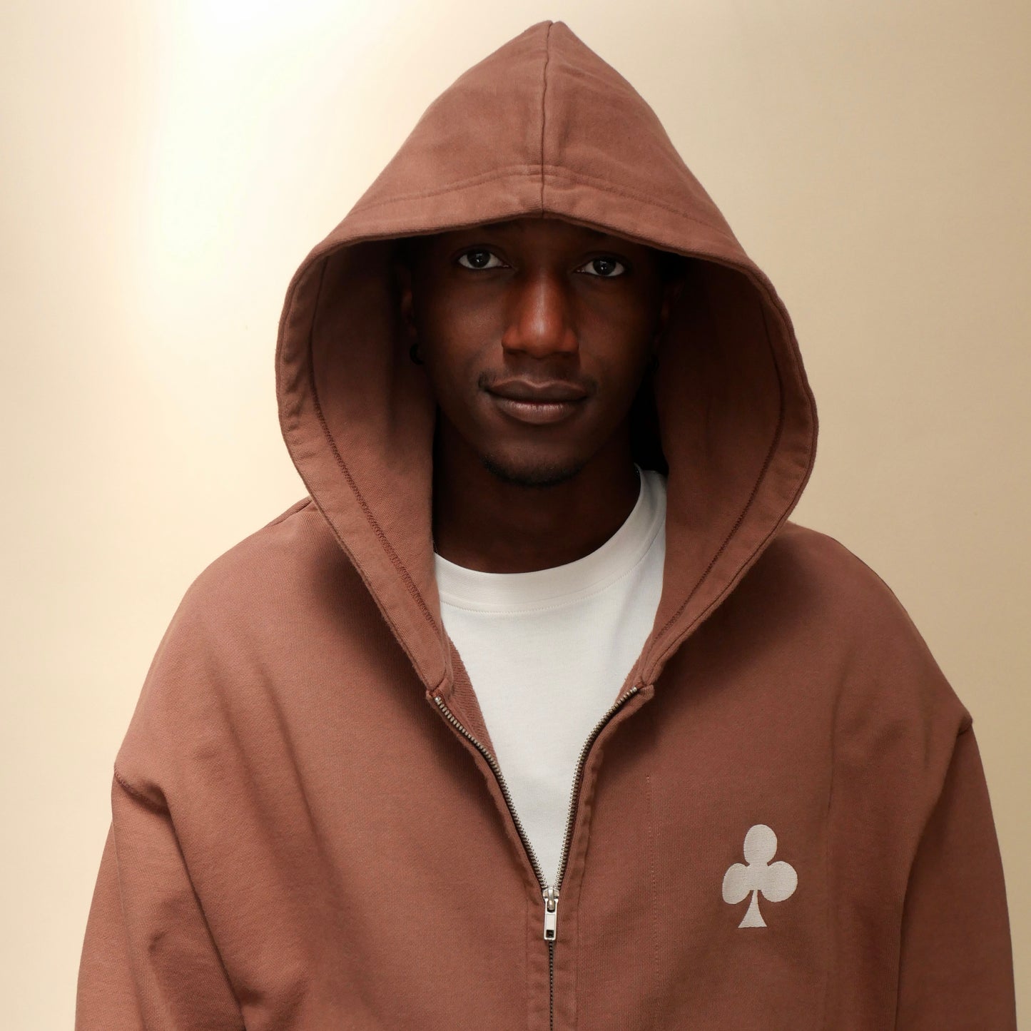 monsieurbarr hoodie full zip marron grand trèfle brodé beige poche intérieure en fausse fourrure