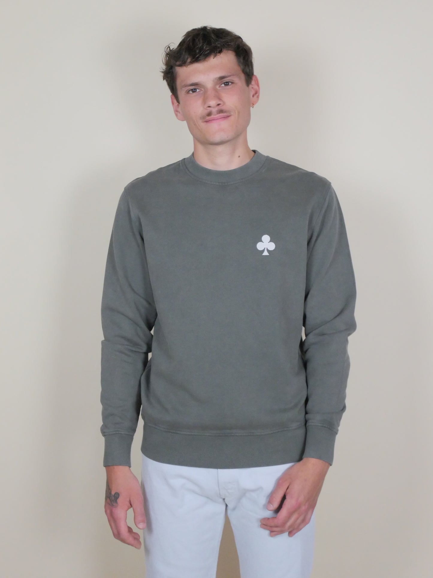 monsieurbarr sweat kaki vintage trèfle brodé beige