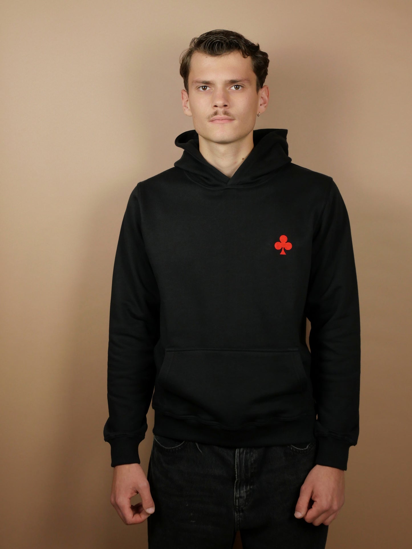 Hoodie Noir Intérieur Polaire Trèfle Rouge
