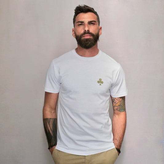 monsieurbarr t-shirt blanc bio broderie trèfle côté coeur kaki