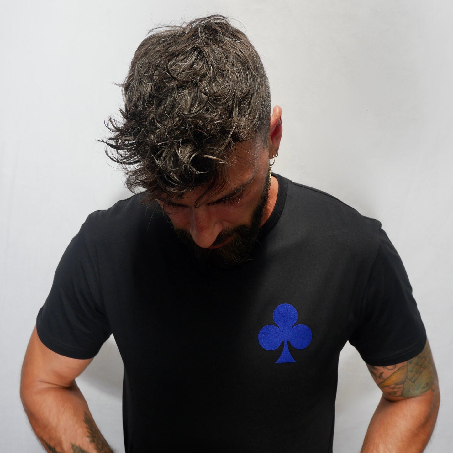 monsieurbarr t-shirt bio noir logo poitrine trèfle effet velours fabriqué au Portugal