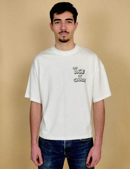 Monsieurbarr T-shirt Boxy Blanc – Ace of Clubs Cartoon (Édition Limitée), conçu au Portugal avec une coupe oversize moderne.