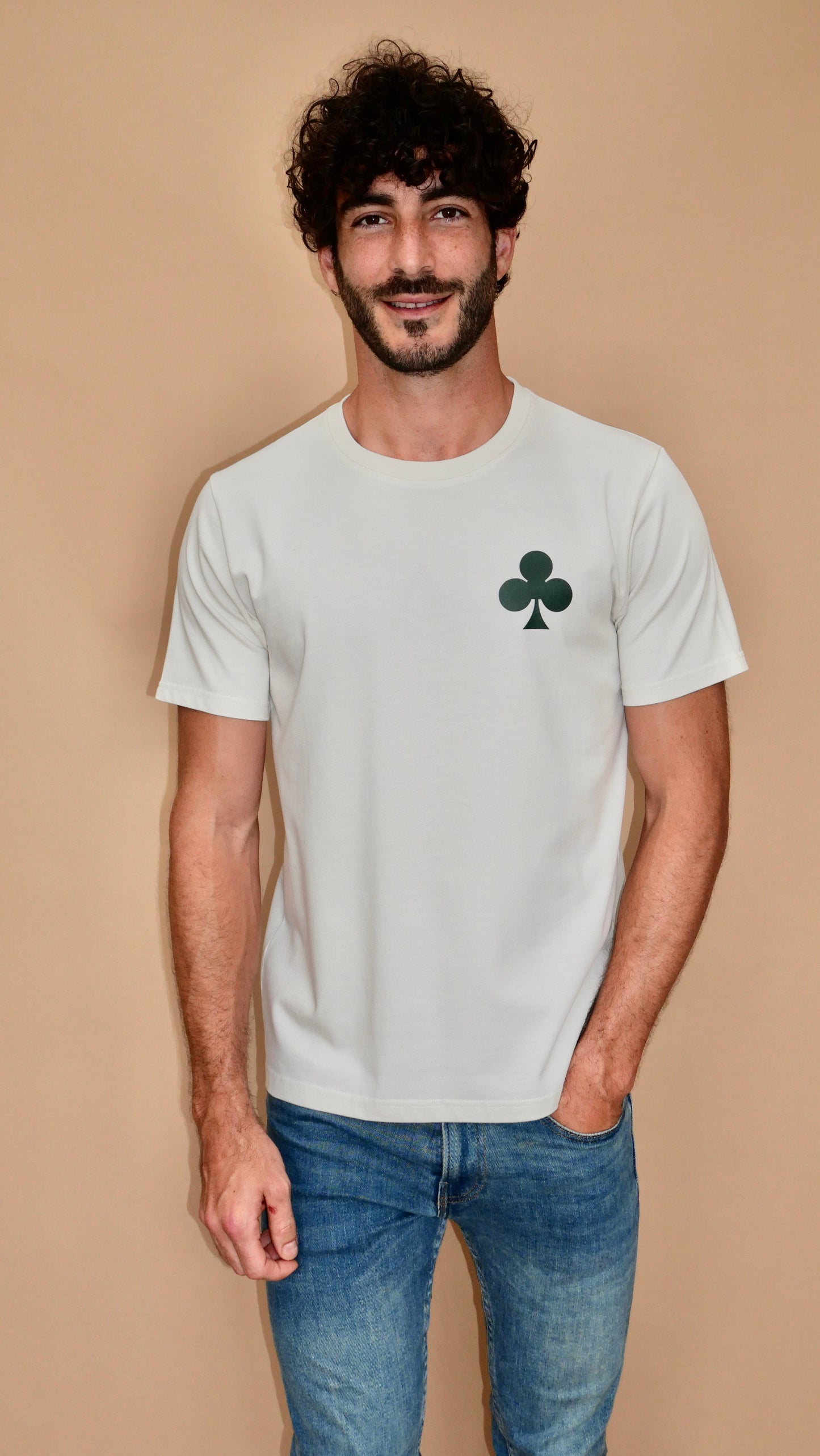 Monsieurbarr T-SHIRT ACE OF CLUBS blanc vintage logo trèfle vert sapin sur le devant et ace of clubs dans le dos 