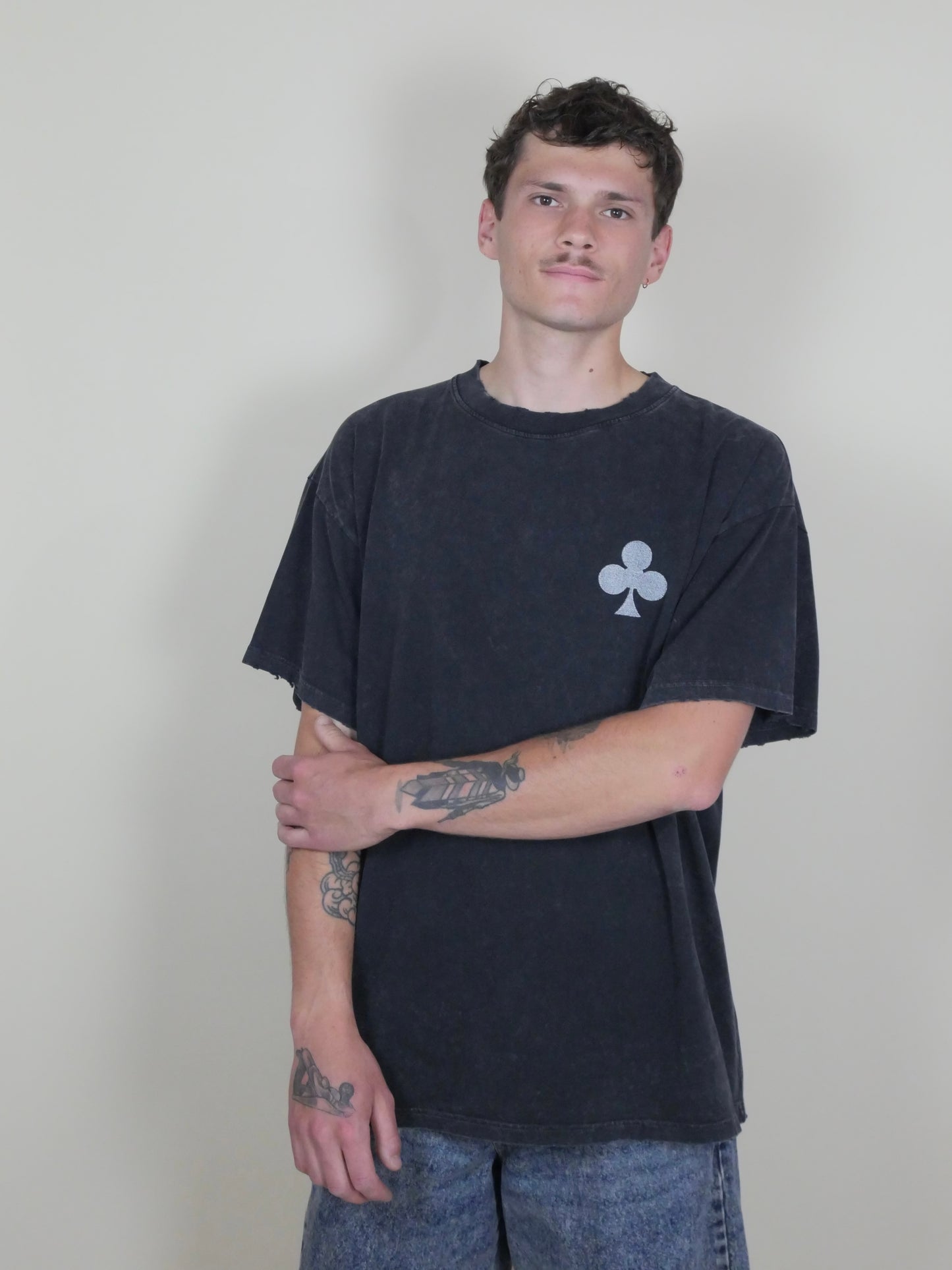 monsieur barr t-shirt oversize  effet destroy marble broderie trèfle argent 