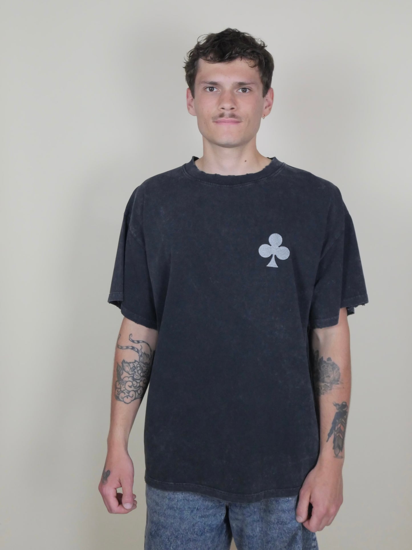 monsieur barr t-shirt oversize effet vintage marble broderie trèfle argent 