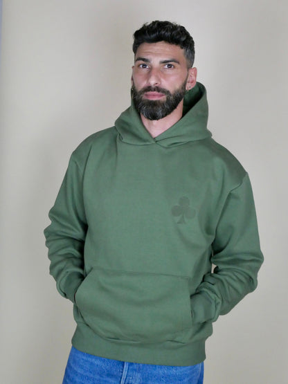 Hoodie kaki épais premium, capuche trois pans, poche kangourou et grand trèfle kaki brodé