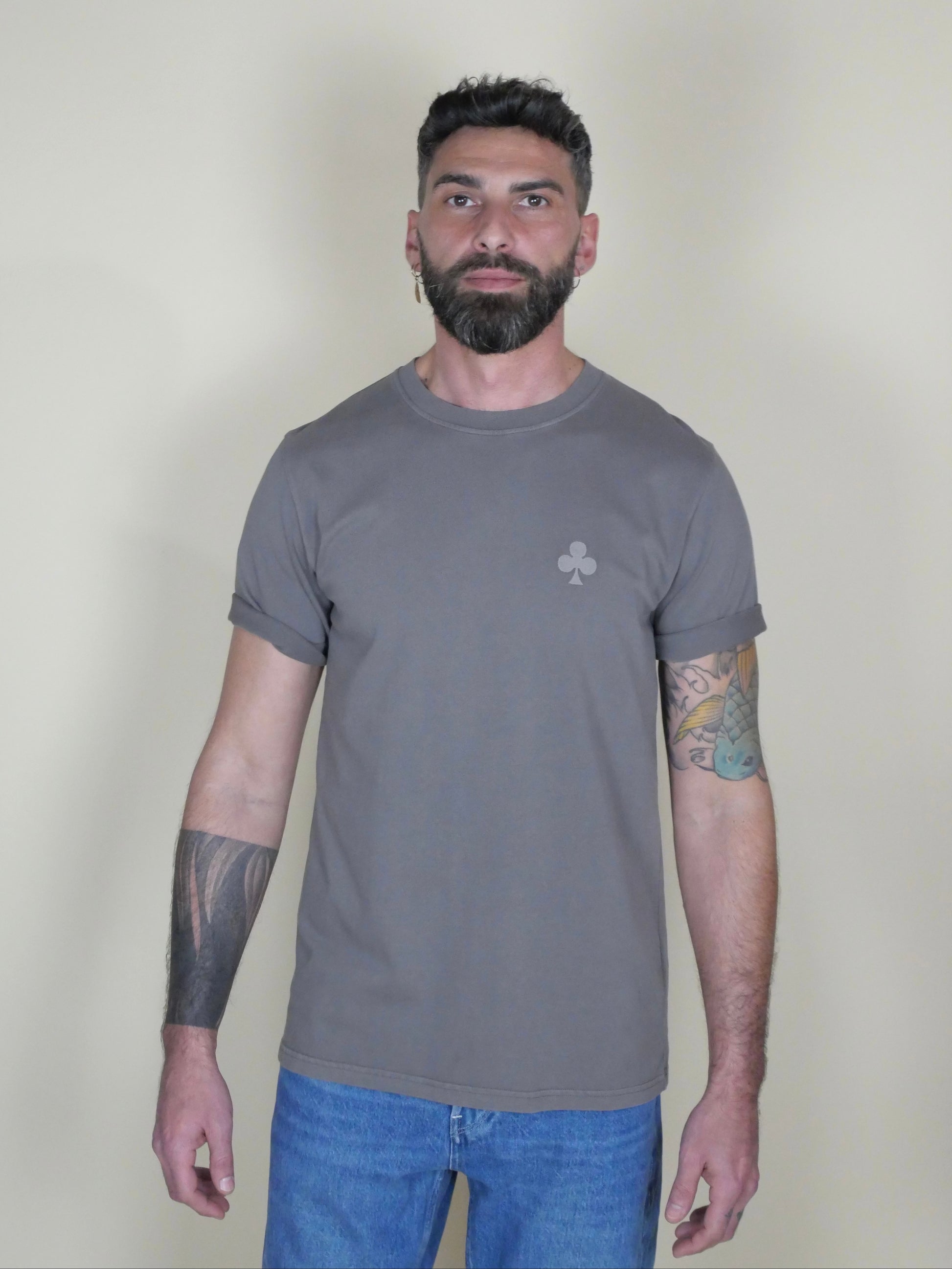 Monsieurbarr T-shirt Pigment Grey en coton biologique 240 GSM, vue dos, teinture pigmentaire à effet vintage