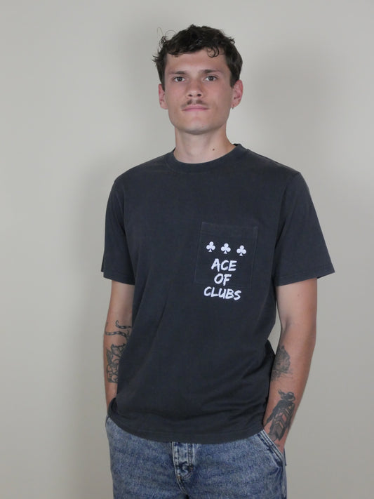 T-shirt noir à poche poitrine délavé Ace of Clubs 