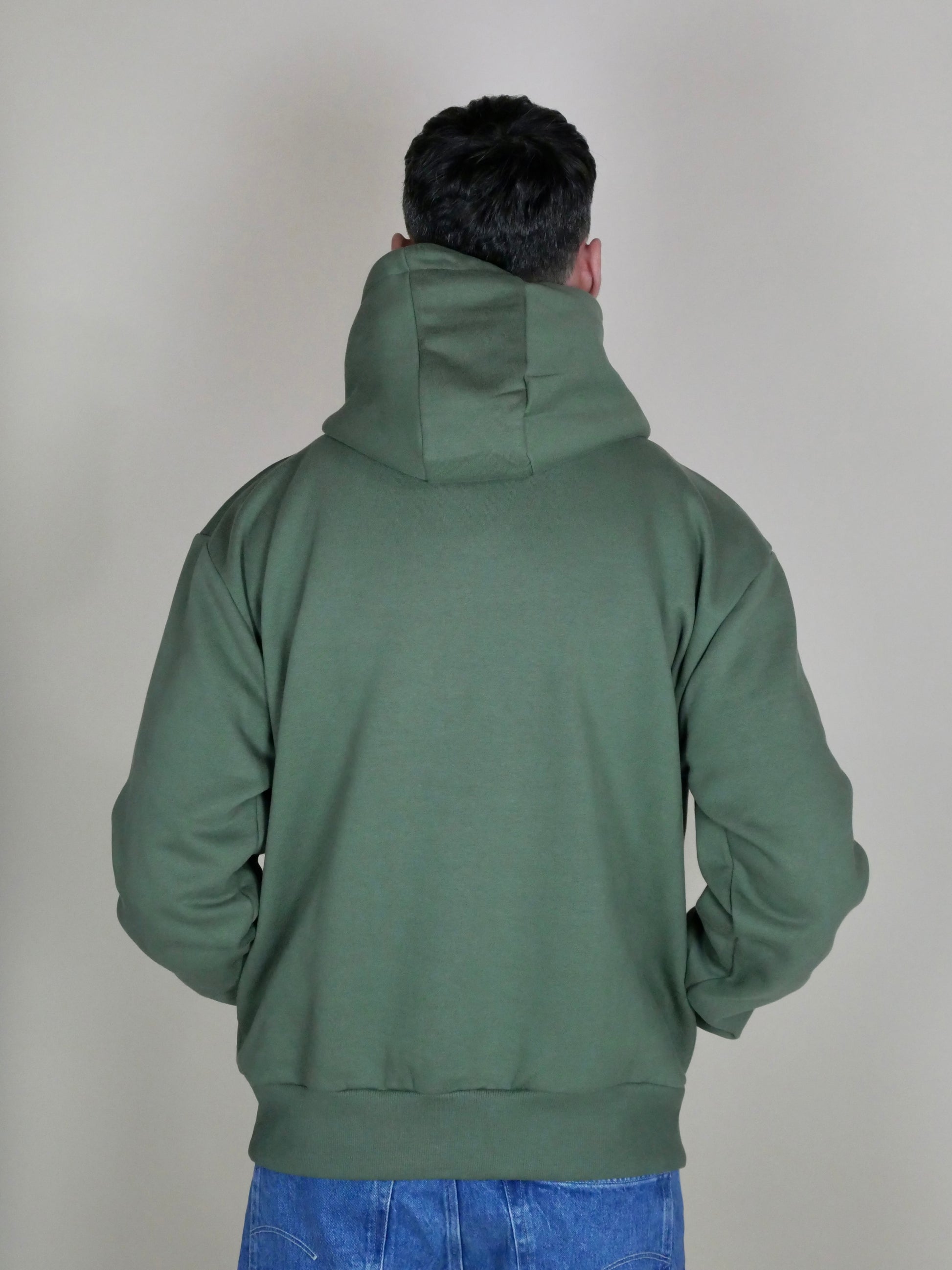 Hoodie kaki épais premium, capuche trois pans, poche kangourou et grand trèfle kaki brodé