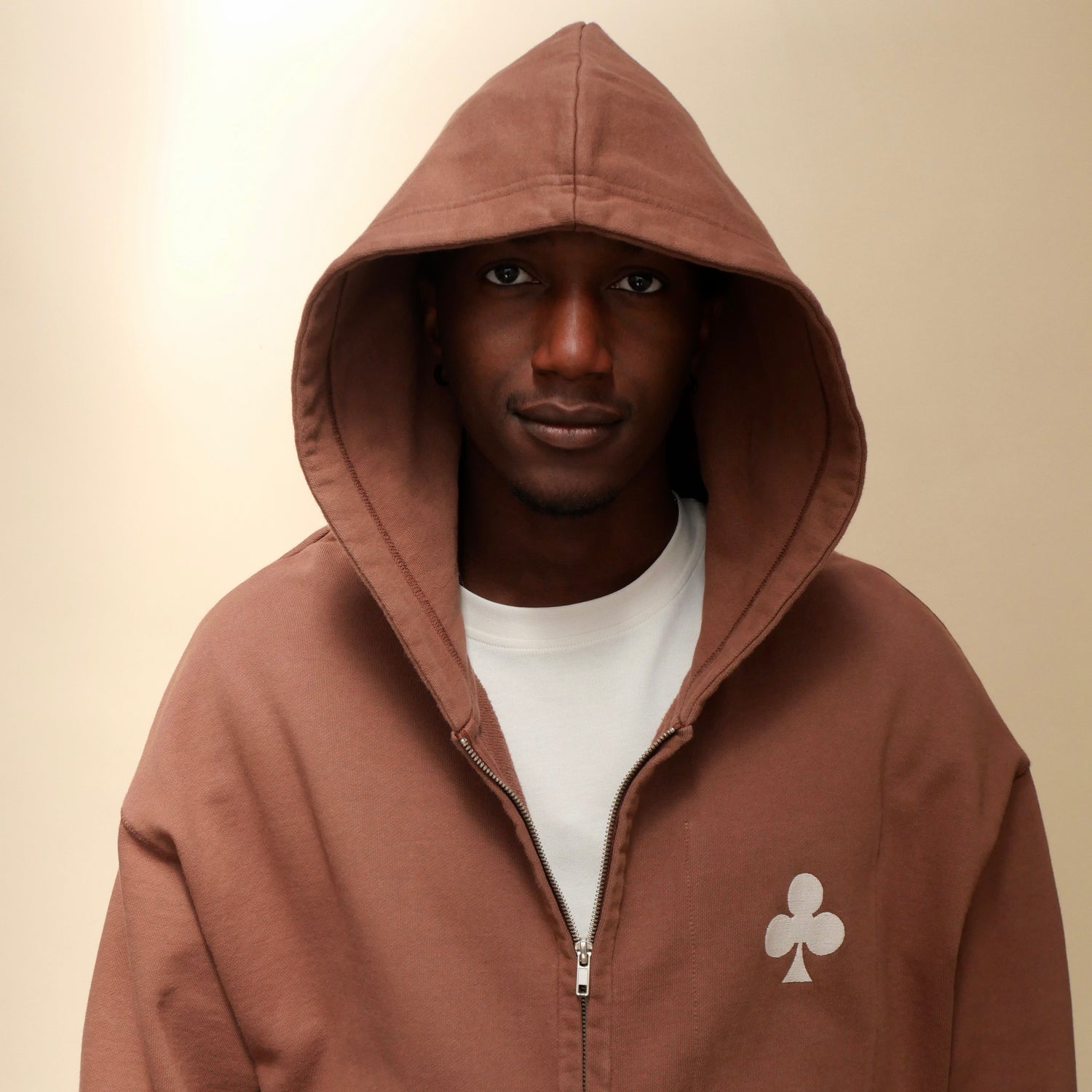 monsieurbarr hoodie full zip marron grand trèfle brodé beige poche intérieure en fausse fourrure 