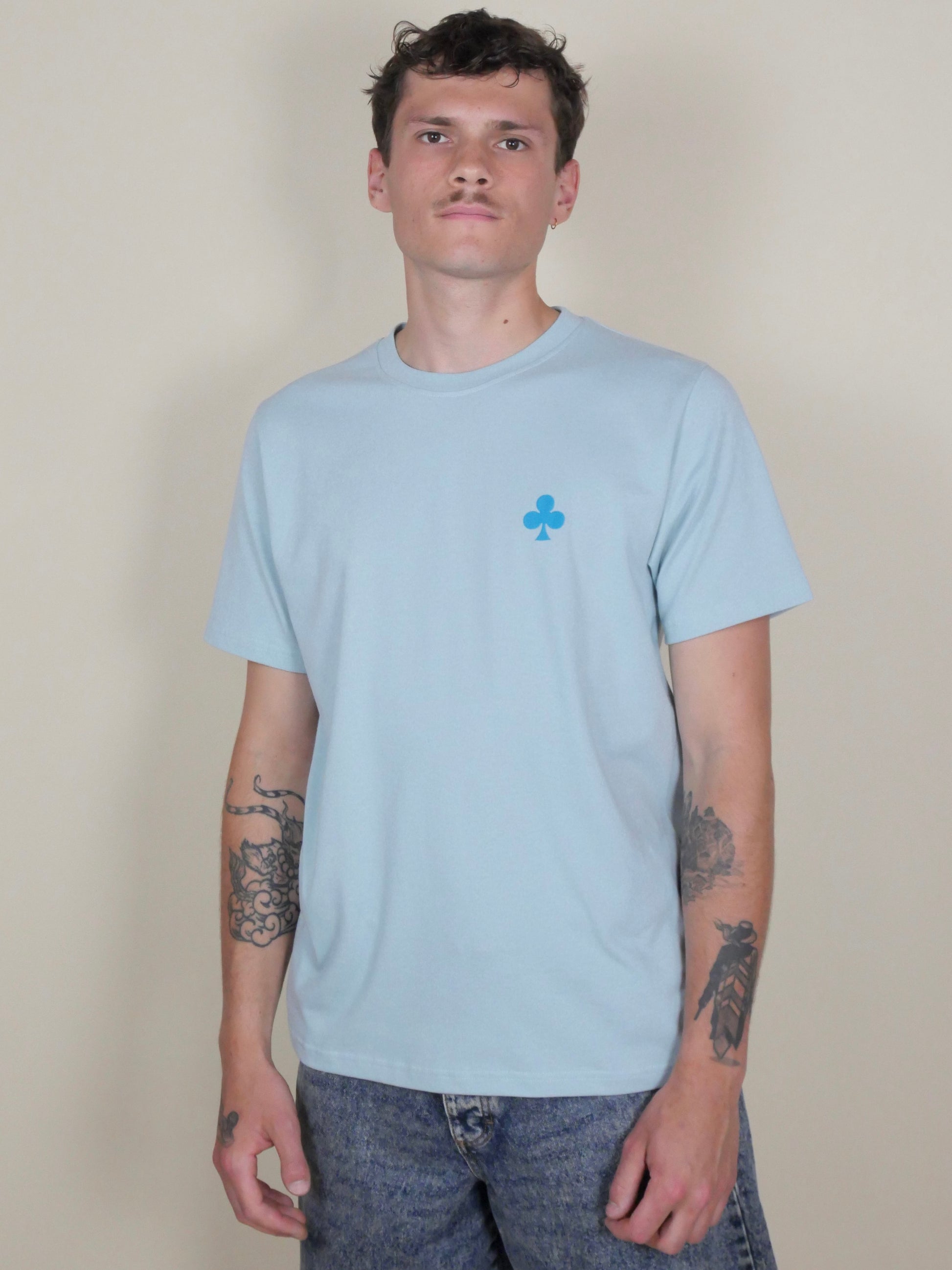 monsieurbarr t-shirt bleu ciel trèfle brodé turquoise 