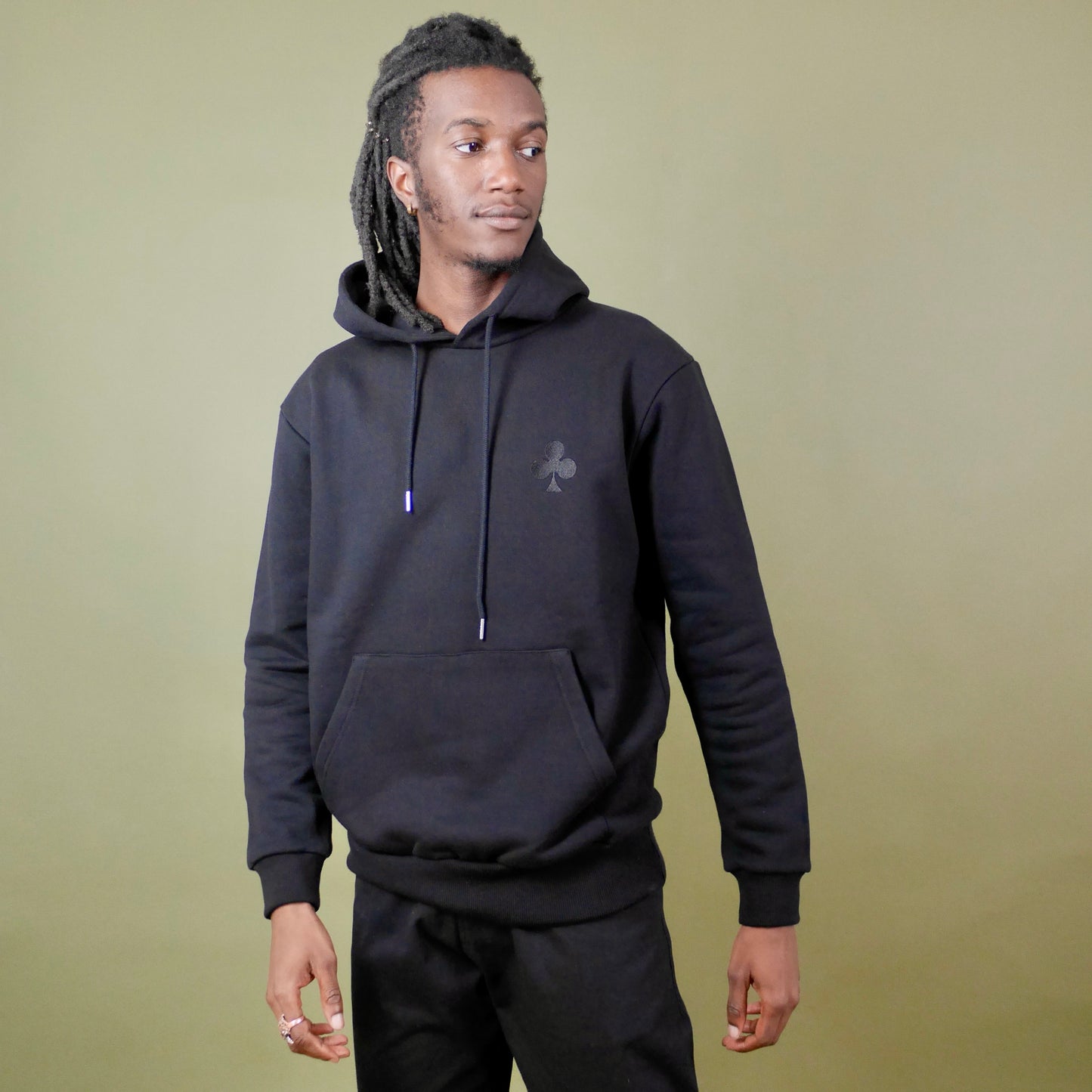 HOODIE BRODERIE TRÈFLE NOIR