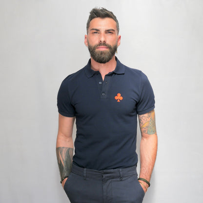 polo bio monsieurbarr fabriqué au Portugal couleur bleu marin, trèfle brodé rouge